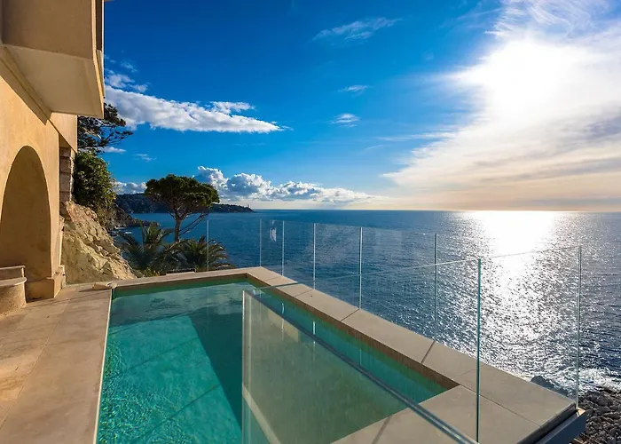 Luxe Cap De Nice